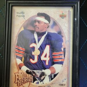 8x6 Walter Payton card with frame